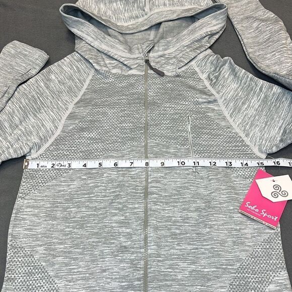 SoHo Sport Women’s Grey Zip up Hoodie Size Medium - Picture 4 of 7